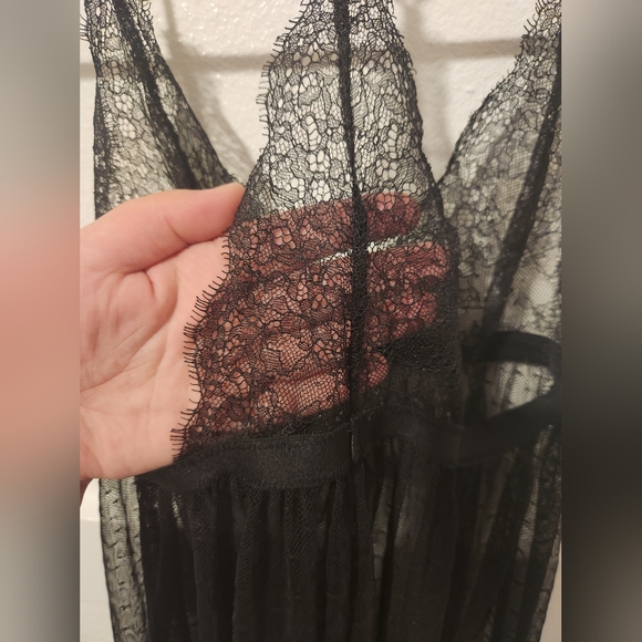 Victorias Secret Black Floral Lace top - Picture 4 of 6
